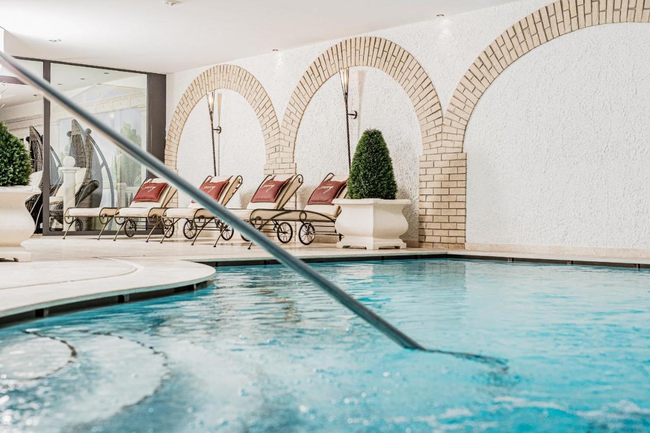 Savoy Dolomites Luxury & Spa Hotel Selva di Val Gardena Exterior foto