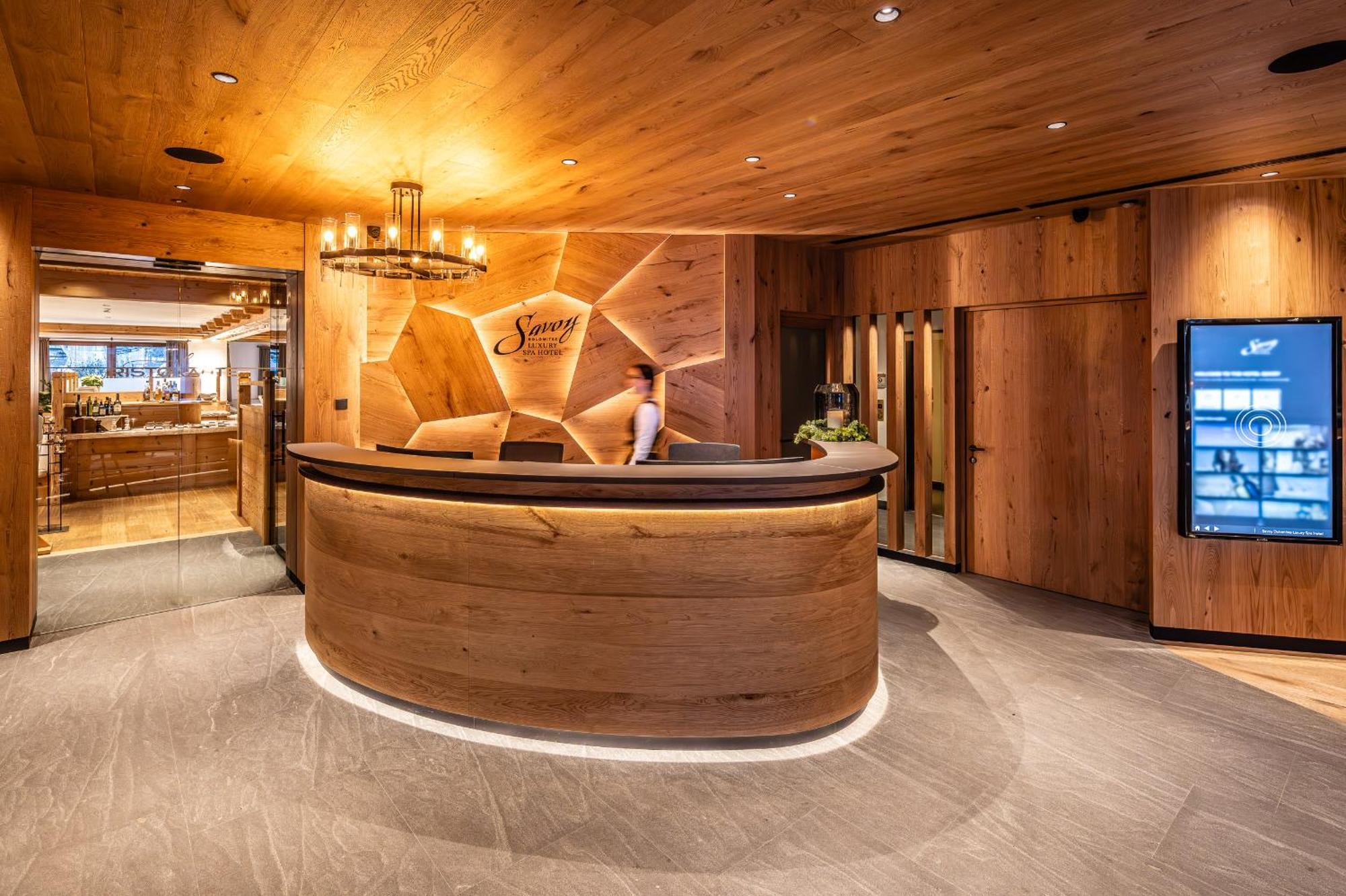 Savoy Dolomites Luxury & Spa Hotel Selva di Val Gardena Exterior foto