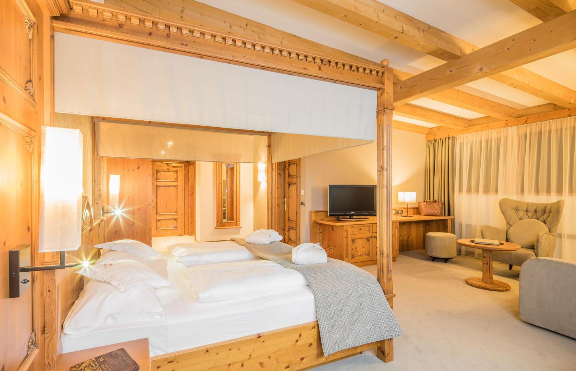 Savoy Dolomites Luxury & Spa Hotel Selva di Val Gardena Exterior foto